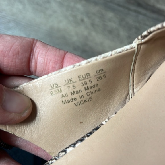 Franco Sarto Vickie Slingback Vanilla Snake Print Block Heel Sandal 9.5 🔥 - Picture 7 of 7